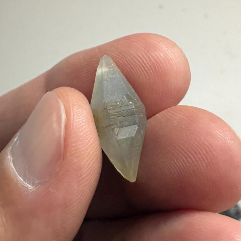 Natural Sapphire Crystal 11.31 ct image 7