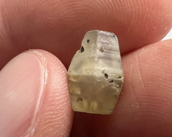 Natural Yellow Sapphire Crystal - 4.53 ct - no heat or other treatment