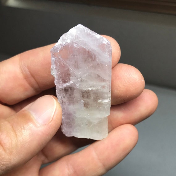 天然クンツァイト結晶原石 31.1 グラム - Etsy 日本