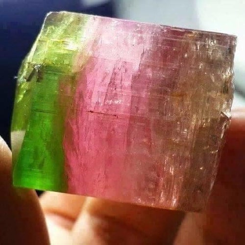 天然クンツァイト結晶原石 31.1 グラム - Etsy 日本