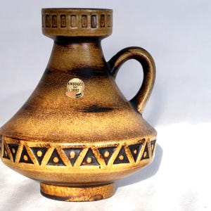 Knödgen Edel-Keramik UFO vase, sand colored handled vase   WGP   Mid Century Modern.