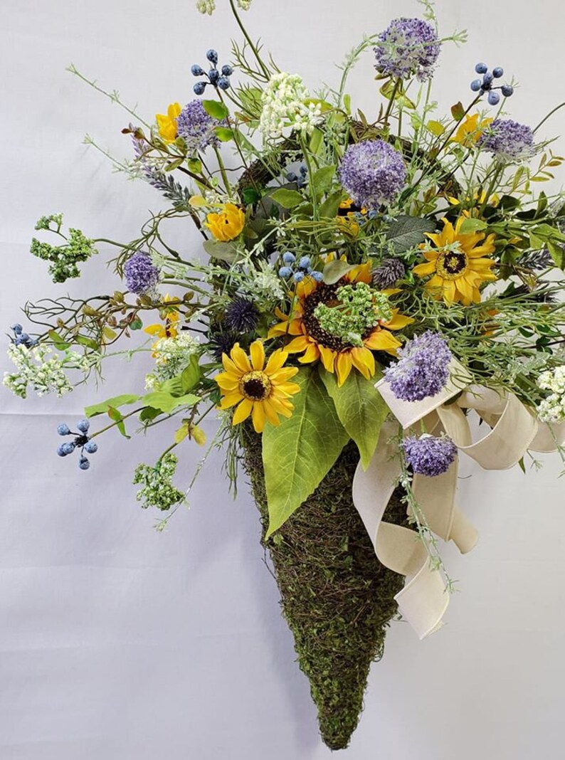 Mother/'s Day Wreath Country Garden Door Hanger Moss Covered Sunflower Basket Everyday Spring Garden Wreath for your Front Door
