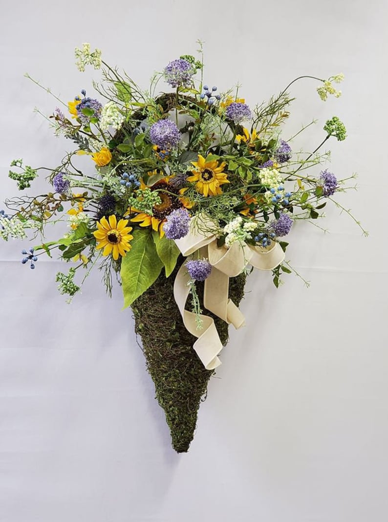 Mother/'s Day Wreath Country Garden Door Hanger Moss Covered Sunflower Basket Everyday Spring Garden Wreath for your Front Door