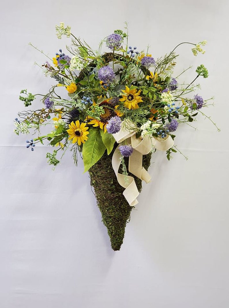 Mother/'s Day Wreath Country Garden Door Hanger Moss Covered Sunflower Basket Everyday Spring Garden Wreath for your Front Door