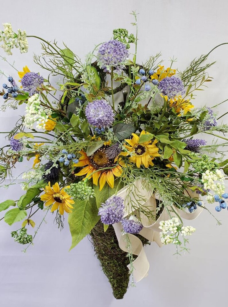 Mother/'s Day Wreath Country Garden Door Hanger Moss Covered Sunflower Basket Everyday Spring Garden Wreath for your Front Door