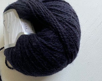Dark Navy Wool Acrylic Blend Yarn, Medium Aran Weight (50 gram, 207 yards)