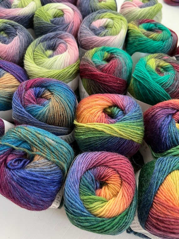 Rainbow Soft Yarn 100% Wool Gradient Multi Color Yarn for