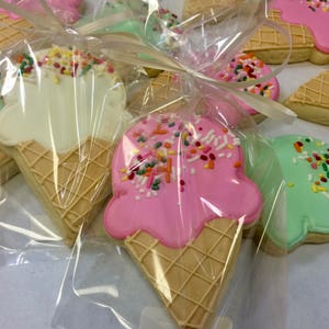 Ice Cream Cone Cookie Favors, Beach Party Cookies, Birthday Party Cookies, Summer Theme Cookie Favors, Ice Cream Cookies, Summer Party Favor