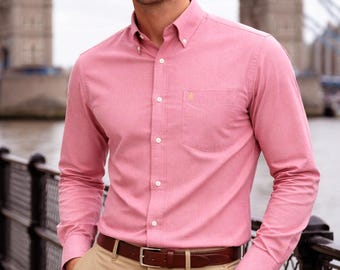 Herren Oxford-Hemd Blush Man Rot, echtes Oxford Weave-Gewebe, von Janeo British Apparel.Luxuriöse, weiche, faltenfreie Freizeit- oder Freitagsarbeitskleidung