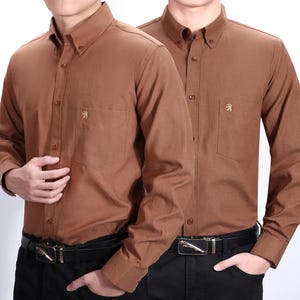 Camisa Oxford para hombre, color marrón moca y nuez, tejido Oxford auténtico, ropa Janeo British. Lujosa, suave y sin arrugas. Vestimenta informal para el fin de semana