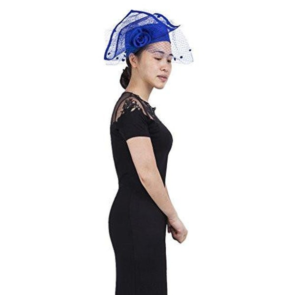 Janeo HENRIETTA Fascinator ist eine Parisian Pill Box Cap Classic und raffinierte strukturiert mit einem gefalteten Revers. Sinamay Stoffe - Champagner