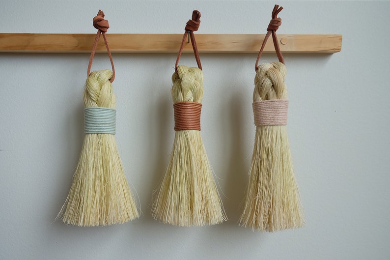 Round Whisk Table Broom