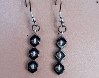 Mirror Eye Dangles - Black and White Cats-Eye