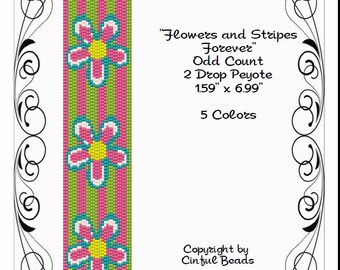 Puede incluir: Un patrón de brazalete de punto de peyote con flores y rayas. El patrón es para un brazalete de peyote de 2 gotas, de conteo impar, que mide 4,04 cm por 17,75 cm. El patrón requiere 5 colores.