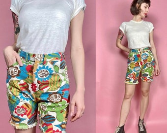 1960s Novelty Feed Twiggy Graphic Printed Cut Off Short | 31" Waist