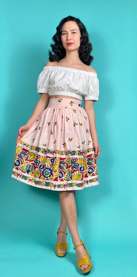 Late 1940s Pink Novelty Printed Cotton Skirt | Wa… - image 5