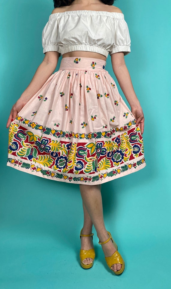 Late 1940s Pink Novelty Printed Cotton Skirt | Wa… - image 3