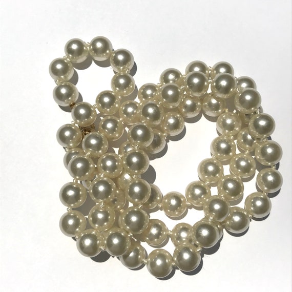 Vintage Bridal Jewelry Knotted Pearl Necklace - image 4