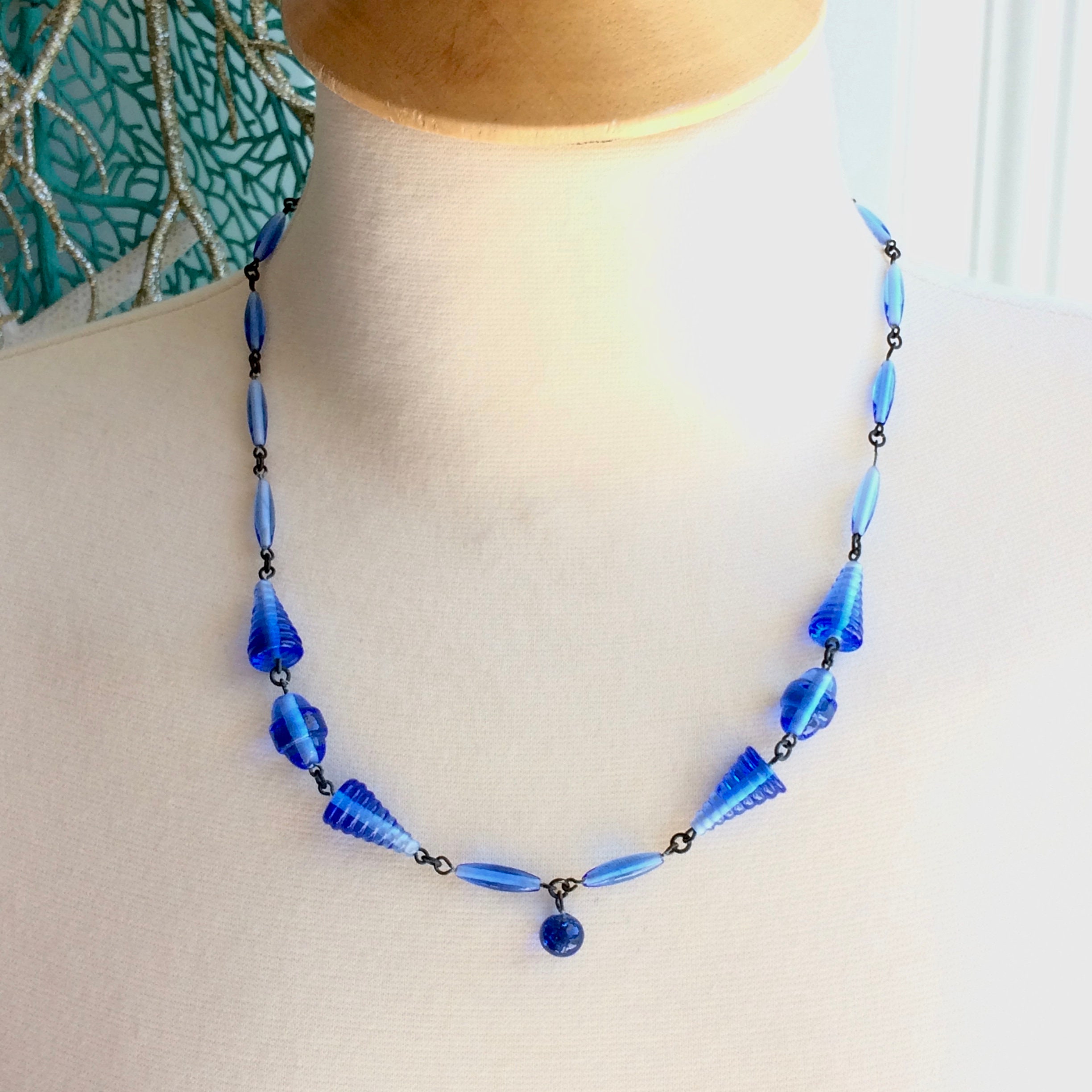 Collier Vintage Années 70 - 30 Perles En Pâte De Verre Bleue - Occasion - Style Rétro