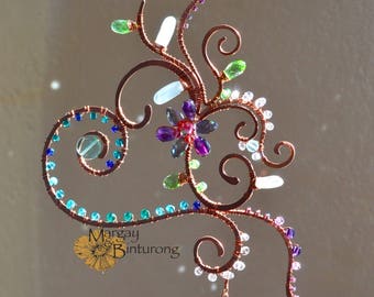 Super sparkly Heart Vine Flower Suncatcher, Crystal prisms gemstone wire art patio garden decoration Mother’s Day gift rainbow maker