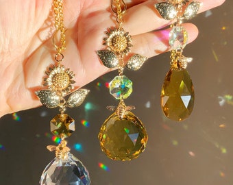 Sunflower Honeybee Car Charm, 18k Gold-Plated Floral Yellow Crystal Prism Suncatcher rear view mirror hanger Fall Autumn decor