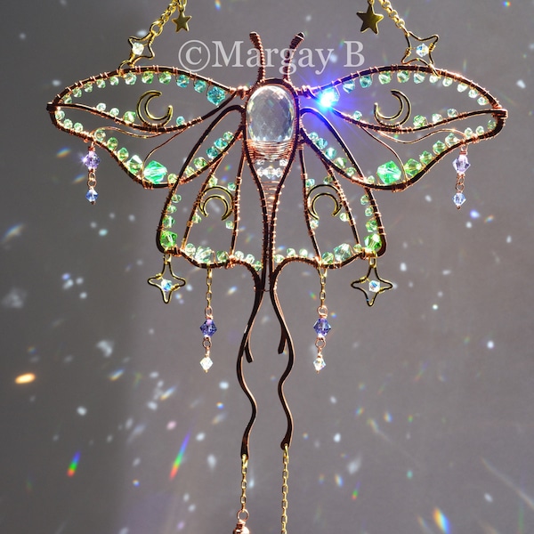 Mond Motte Sonnenfänger, Boho witchy Raumdekor Mond Sterne Aura Quarz Kristall Fee Geschenk Lichtfänger Wandbehang Regenbogenmacher Schmetterling