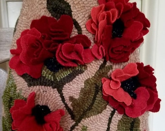 PATTERN:Field of Poppies hanging pocket rug hooking pattern