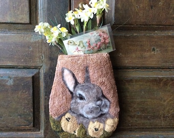 PATTERN: Purl, hanging pocket rug hooking pattern.