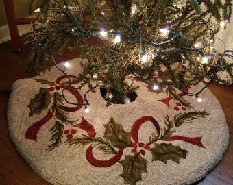 PATTERN: Ribbons and Holly Rug Hooking Tree Skirt Pattern