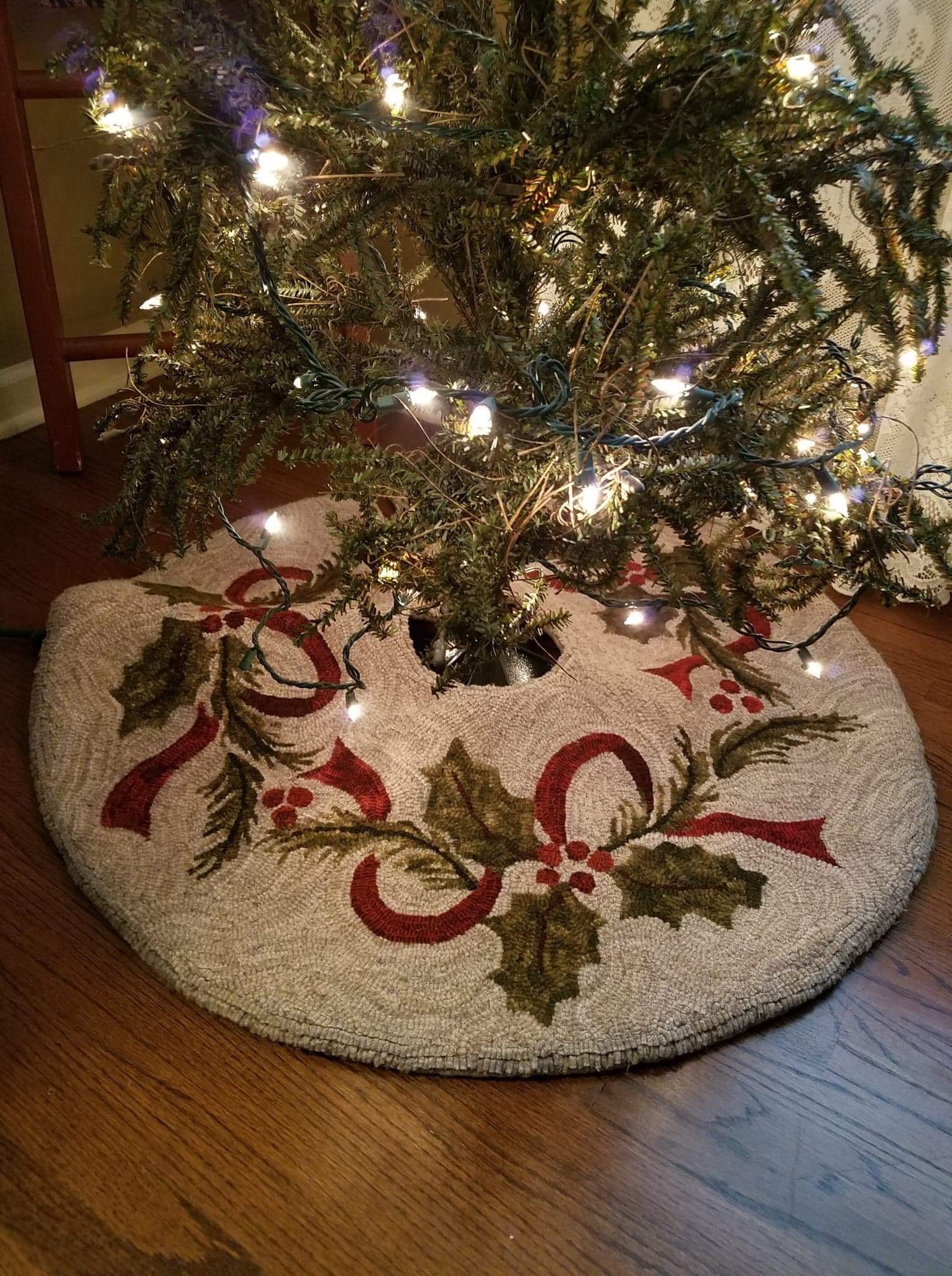 Ribbons and Holly Rug Hooking Tree Skirt Pattern Etsy Canada
