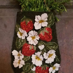 PATRÓN: Patrón de bolsillo colgante para alfombra con parches de fresa
