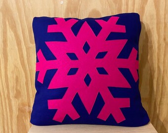 BRIGHT SNOWFLAKE CUSHION - Indigo/Pink