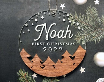 Gepersonaliseerde Baby Ornament - Baby's Eerste Kerst Ornament, Kerstmis 2022 Ornament, Hout en Acryl Ornament, Gegraveerd Ornament