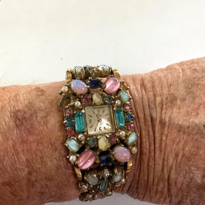 Vintage Pedre Women’s Quartz Watch – Colorful Dial, New Battery Vintage Pedre Women main image 4