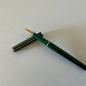 Green Slim Fountain Pen with Gold Nib