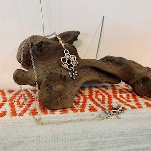 Bumble necklace
