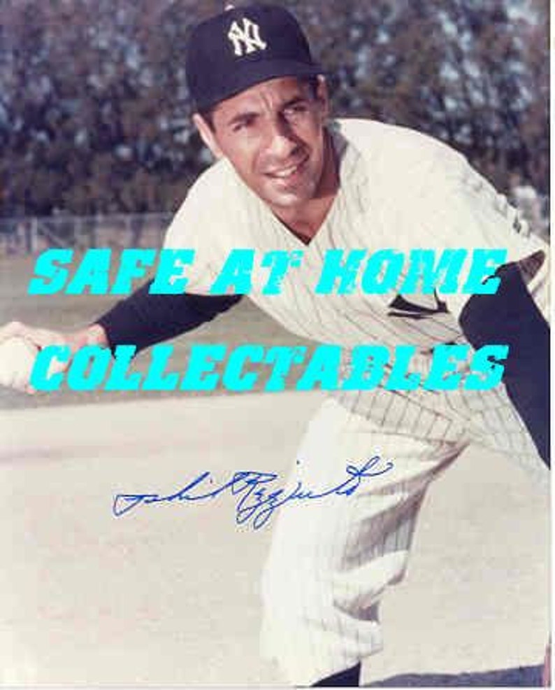 NY Yankee Hall of Famer Phil Rizzuto signed color 8x10 photo FREE SHIPPING image 1