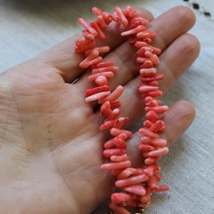 Vintage Pink Coral Beaded Necklace Choker with a Paper Clip Chain.