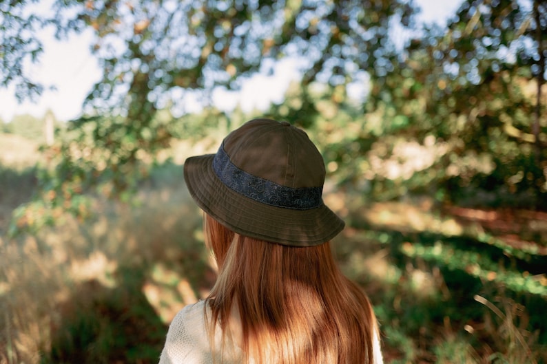 Forest Green 6-panel Safari Bucket Hat with Button and Blue Trim Medium/Large image 1