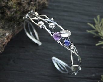 Berries bracelet Blueberry nature bracelet Botanical cuff Silver bracelet cuff for women Twigs bracelet Elven jewelry Amethyst bracelet