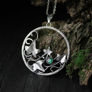 Colgante de plata de hiedra Joyería élfica Collar de planta circular Joyería botánica
