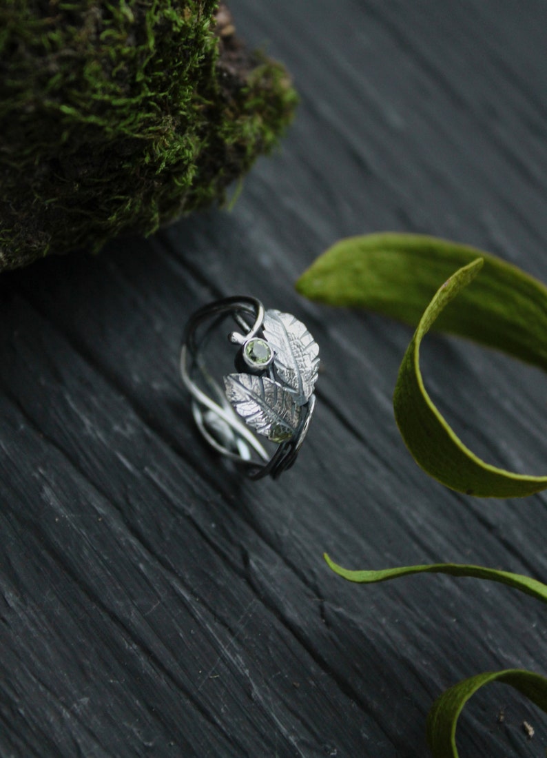Leaf ring Elven engagement ring Botanical floral ring Silver wire wrapped jewelry Proposal ring plant Bohemian wedding Woodland ring Peridot