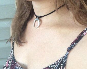 Silver horn black choker