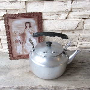 Théière Vintage aluminium, bouilloire pour le thé Vintage, théière russe, maison rustique, décor de ferme, minable chicWatering can, cuisine rétro, ère soviétique, USSR