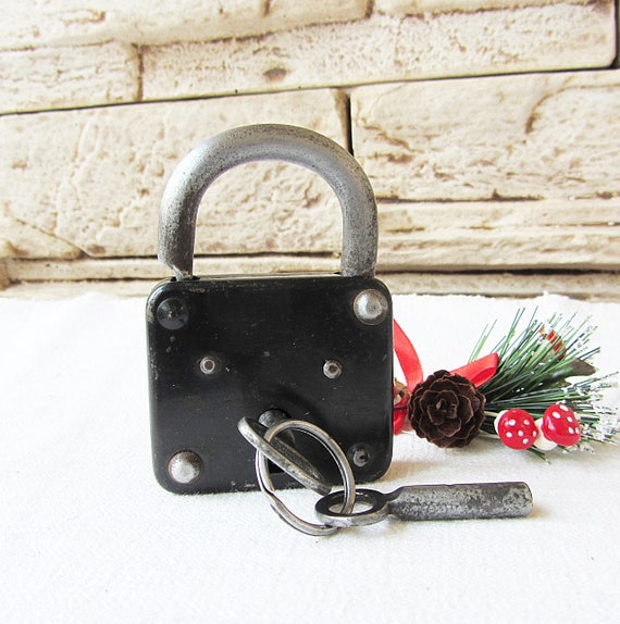 Big Vintage Padlock With Keys Working Old Padlock Rustic Decor Etsy