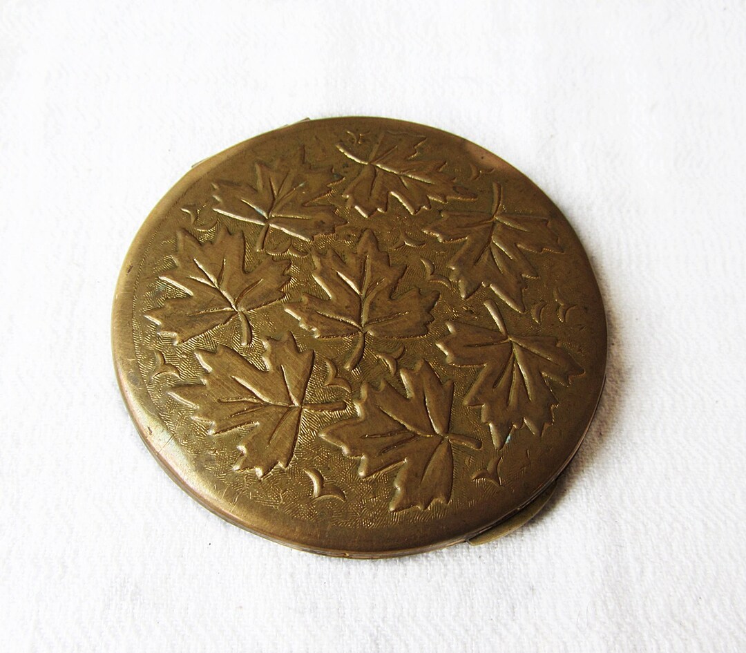 Vintage Powder Puff Compact Box With Leaf Metal Makeup Etsy