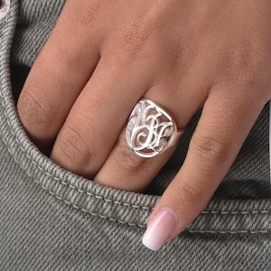 Monogramring met muntinitiaal voor dames, sterlingzilver - Gepersonaliseerde sieraden cadeau