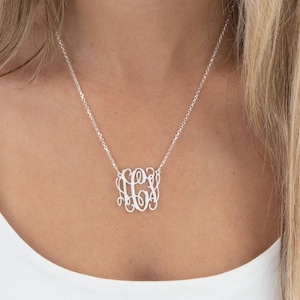 Collar con monograma de tres iniciales - Placa de identificación de 2,5 cm - Joyería personalizada