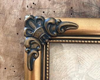 Antique Gold Photo Frame: French Cottage Style (10.8x8.4")