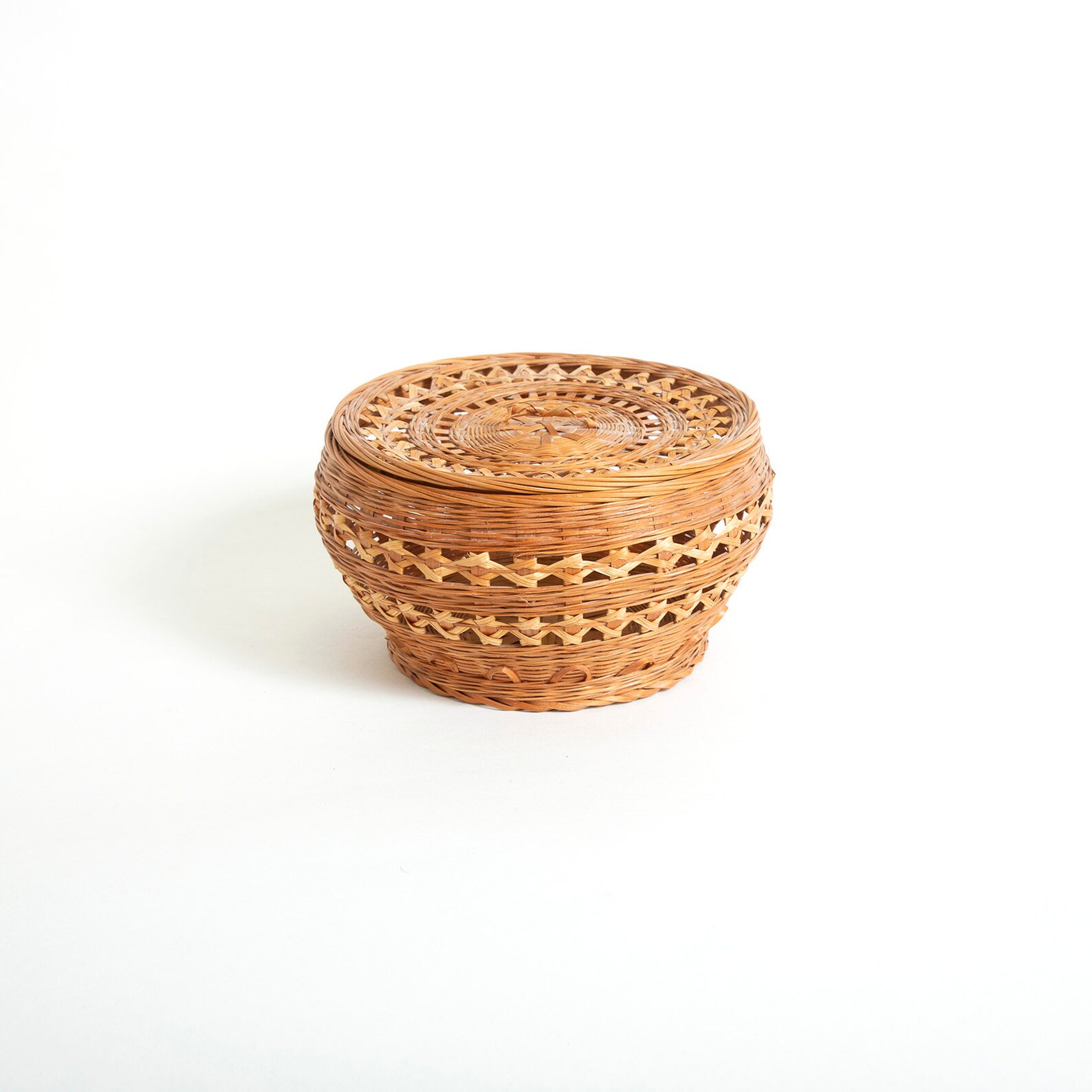 Vintage woven basket Basket with lid Rustic basket Home Etsy